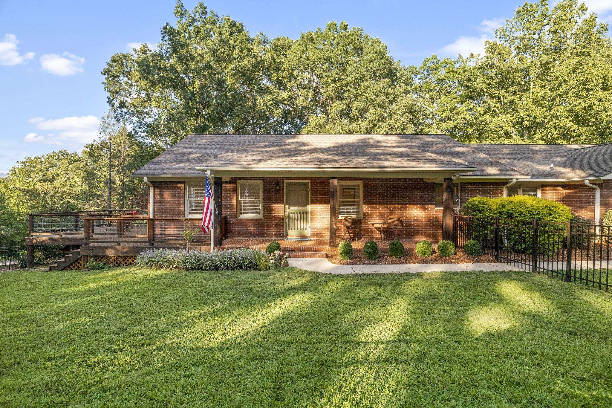 121 Lanier Drive Landrum, SC 29356 - Photo 3 of 41