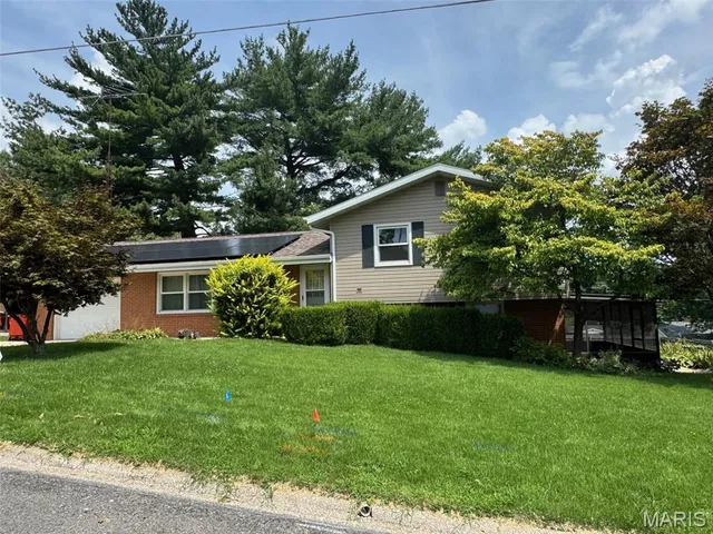 $162,500 | 1423 Shelley Drive, Vandalia, IL 62471