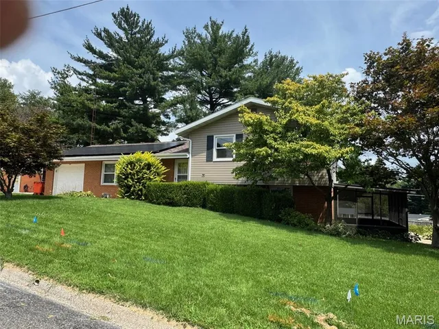 $162,500 | 1423 Shelley Drive, Vandalia, IL 62471