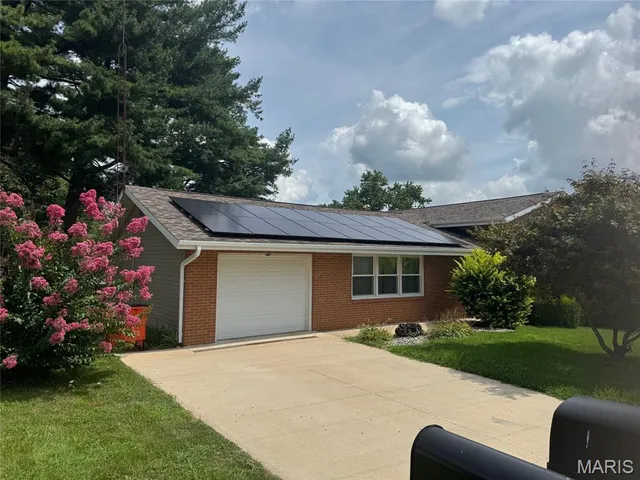 $162,500 | 1423 Shelley Drive, Vandalia, IL 62471