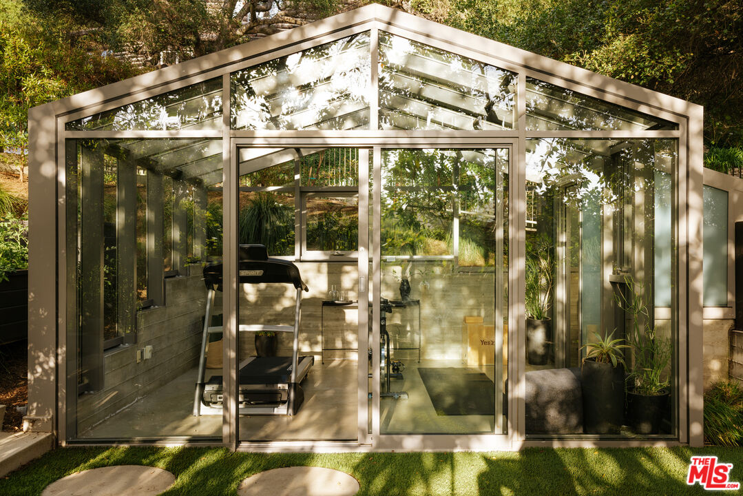 43 Haldeman Road Santa Monica, CA 90402 - Photo 38 of 42