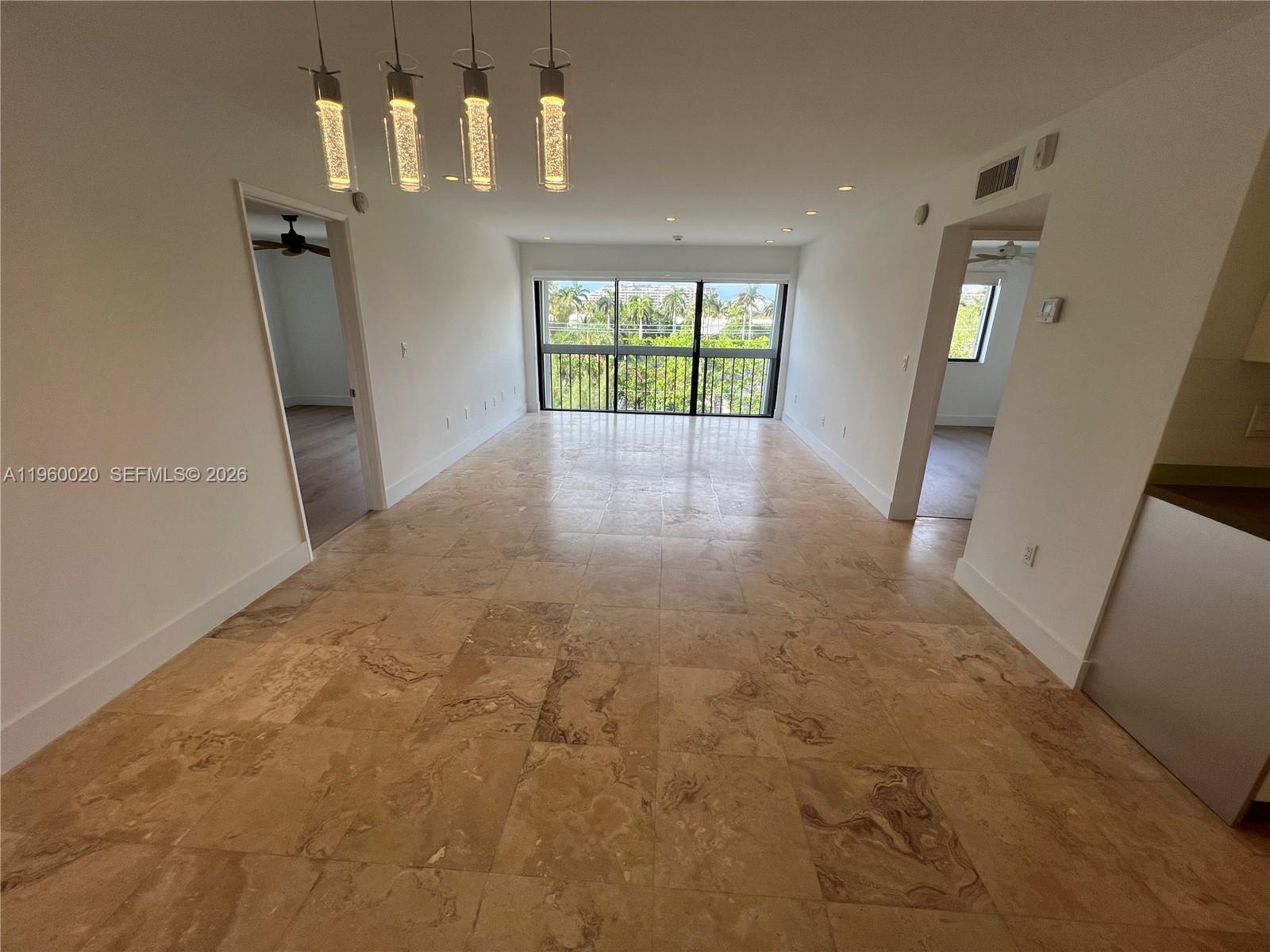 Great Room - Beautiful spacious and bright apartment 2 Bed/2 Bath split plan