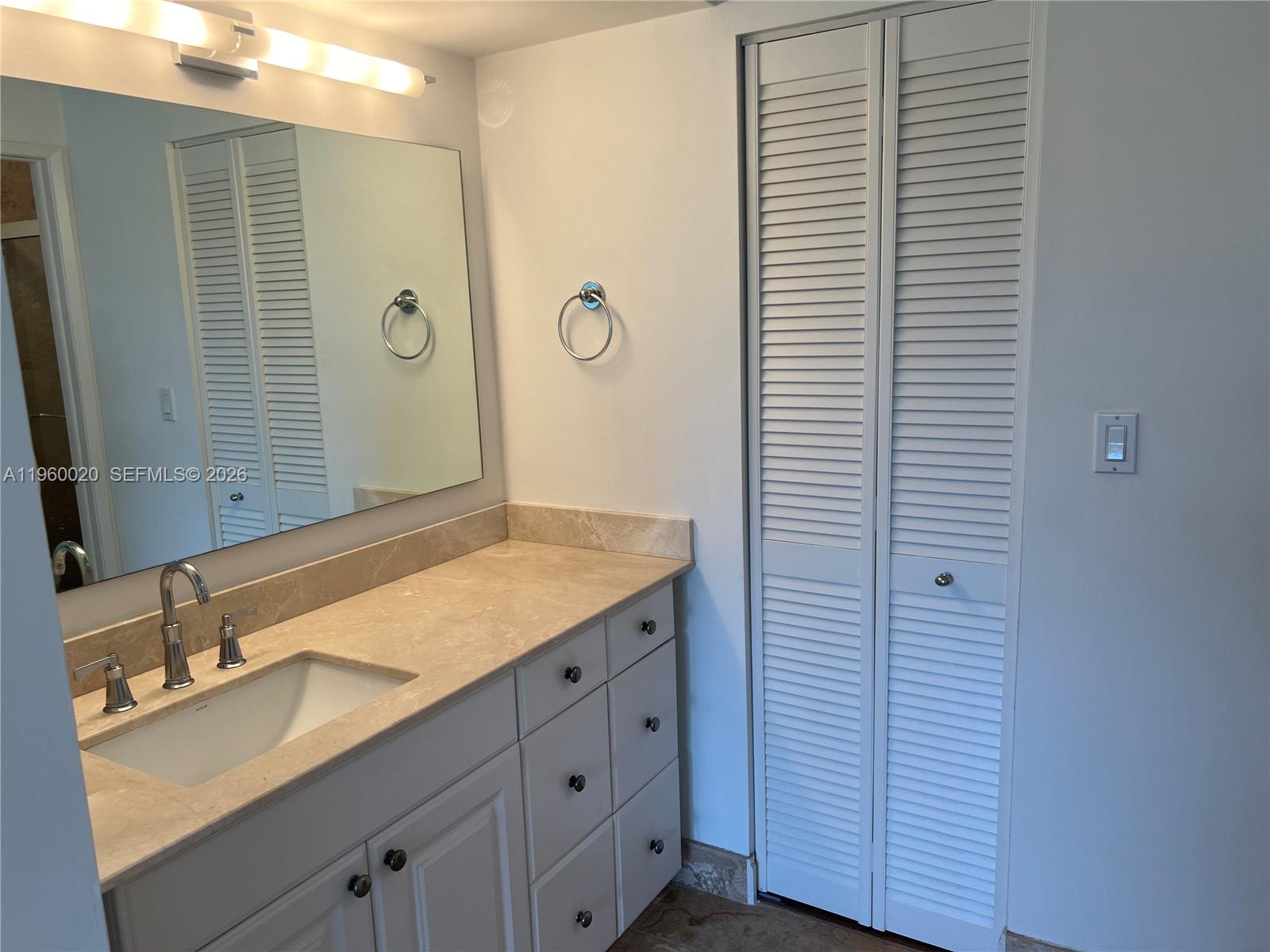 255 Galen Drive, Unit 4A Key Biscayne, FL 33149 - Photo 21 of 37 Primary Bathroom - Vanity