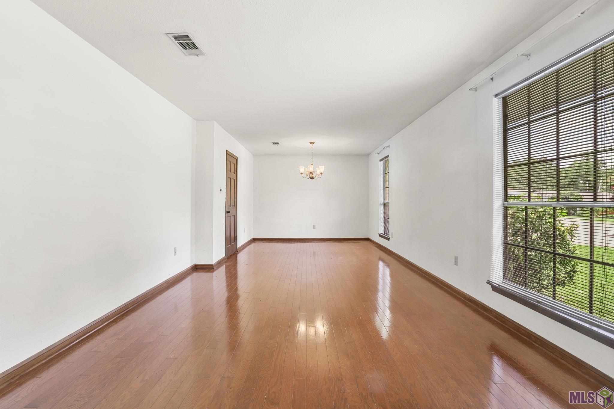 5260 Timber Cove Street Baton Rouge, LA 70808 - Photo 3 of 10 Gallery Image 3