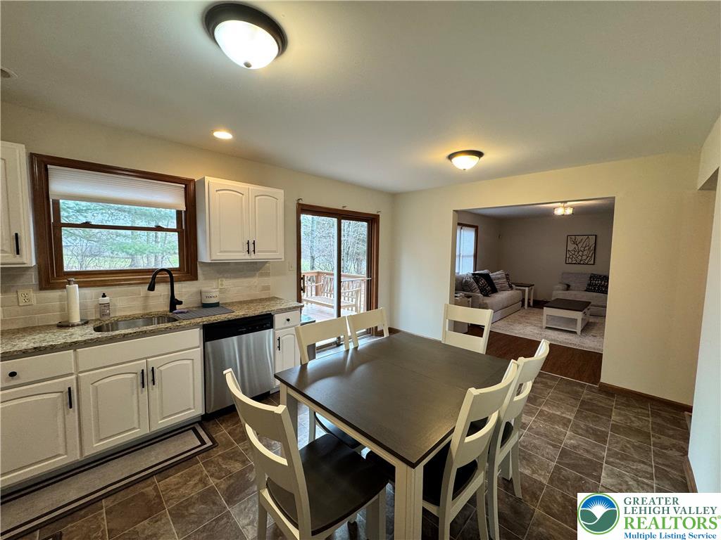 206 Rhapsody Road East Stroudsburg, PA 18301 - Photo 11 of 26 Kitchen