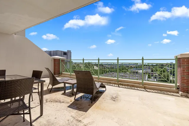 $240,000 | 300 South Duval Street, Unit 503, Tallahassee, FL 32301