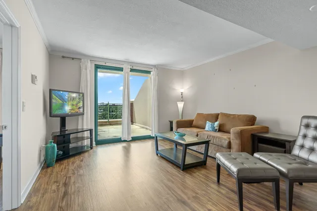 $240,000 | 300 South Duval Street, Unit 503, Tallahassee, FL 32301