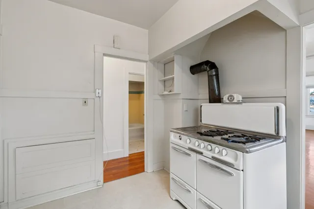 $999,000 | 830 Walker Avenue, Oakland, CA 94610