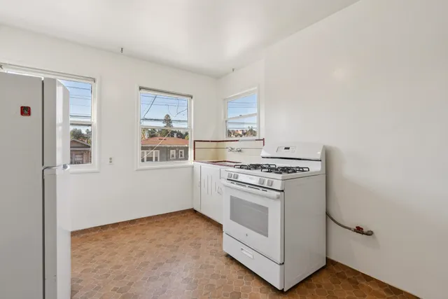 $999,000 | 830 Walker Avenue, Oakland, CA 94610