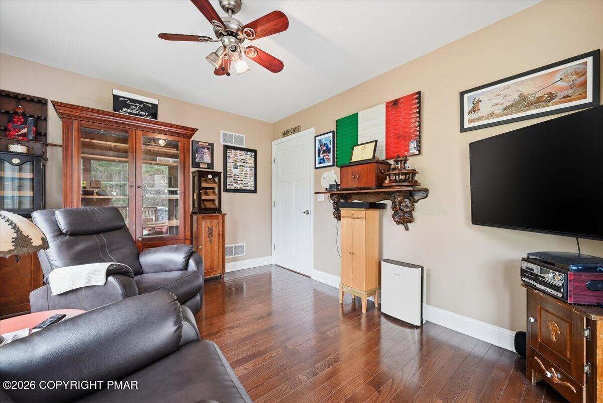 111 Spinnler Point Road Tafton, PA 18464 - Photo 41 of 148 042-018_DSC_3649