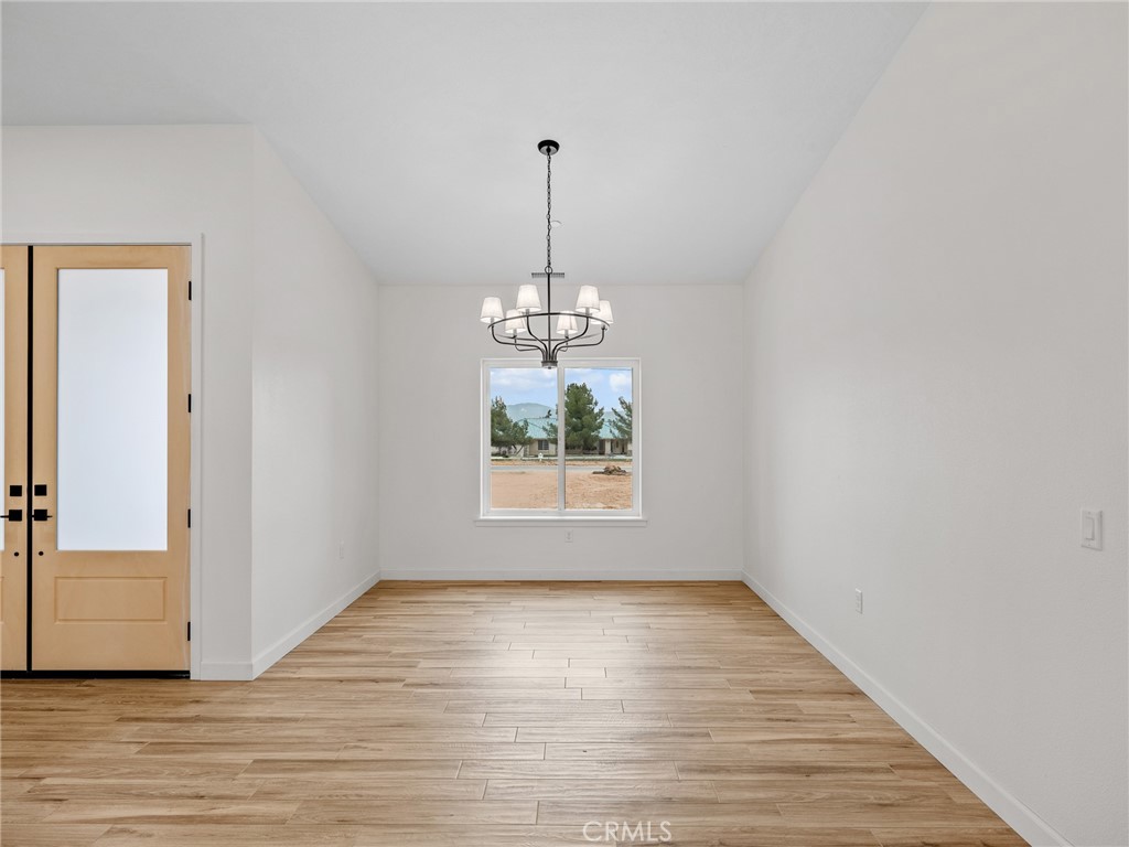 23842 Cahuilla Road Apple Valley, CA 92307 - Photo 5 of 39