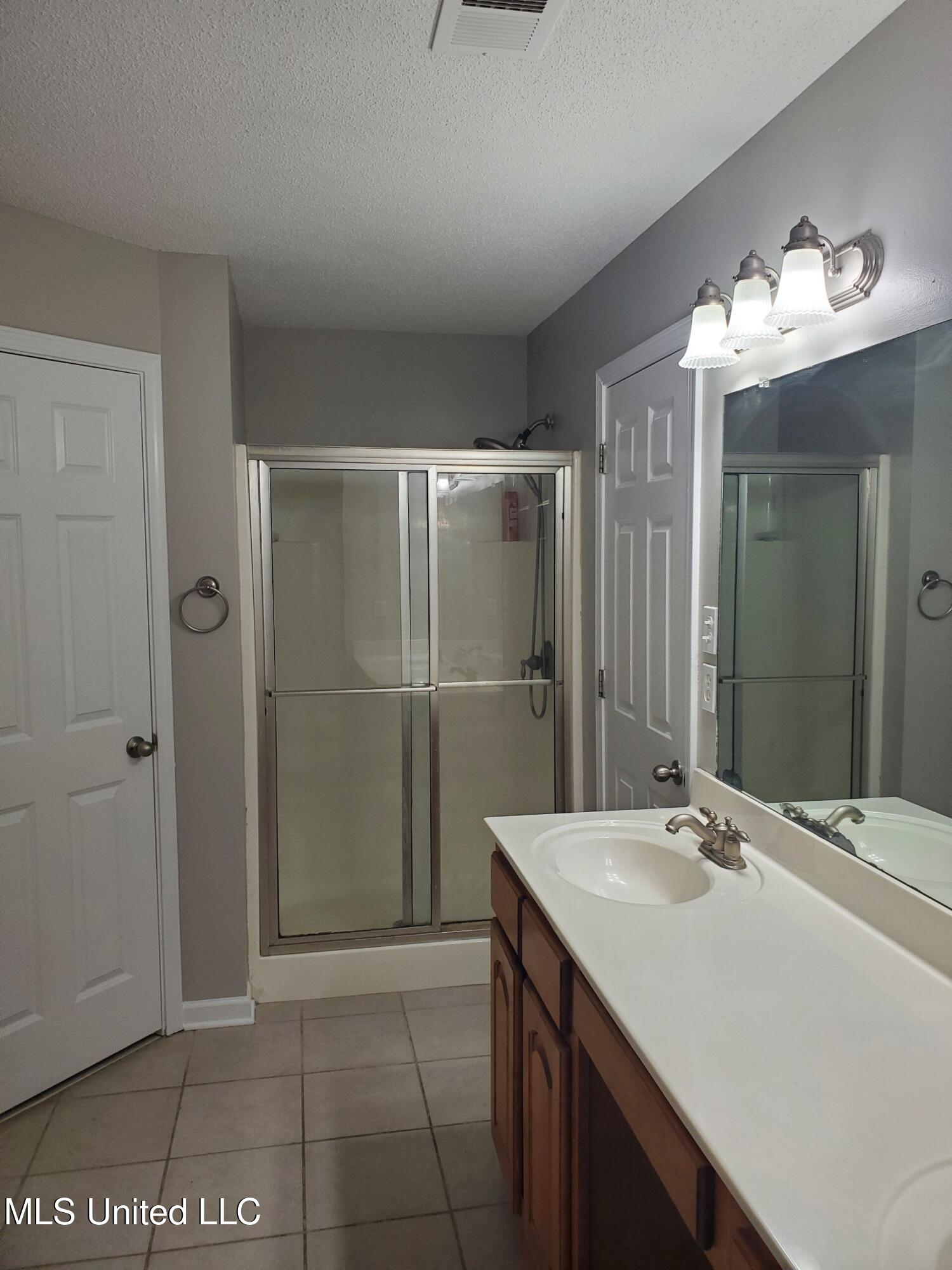 7655 Delta Lakes Boulevard Walls, MS 38680 - Photo 16 of 22 123_1