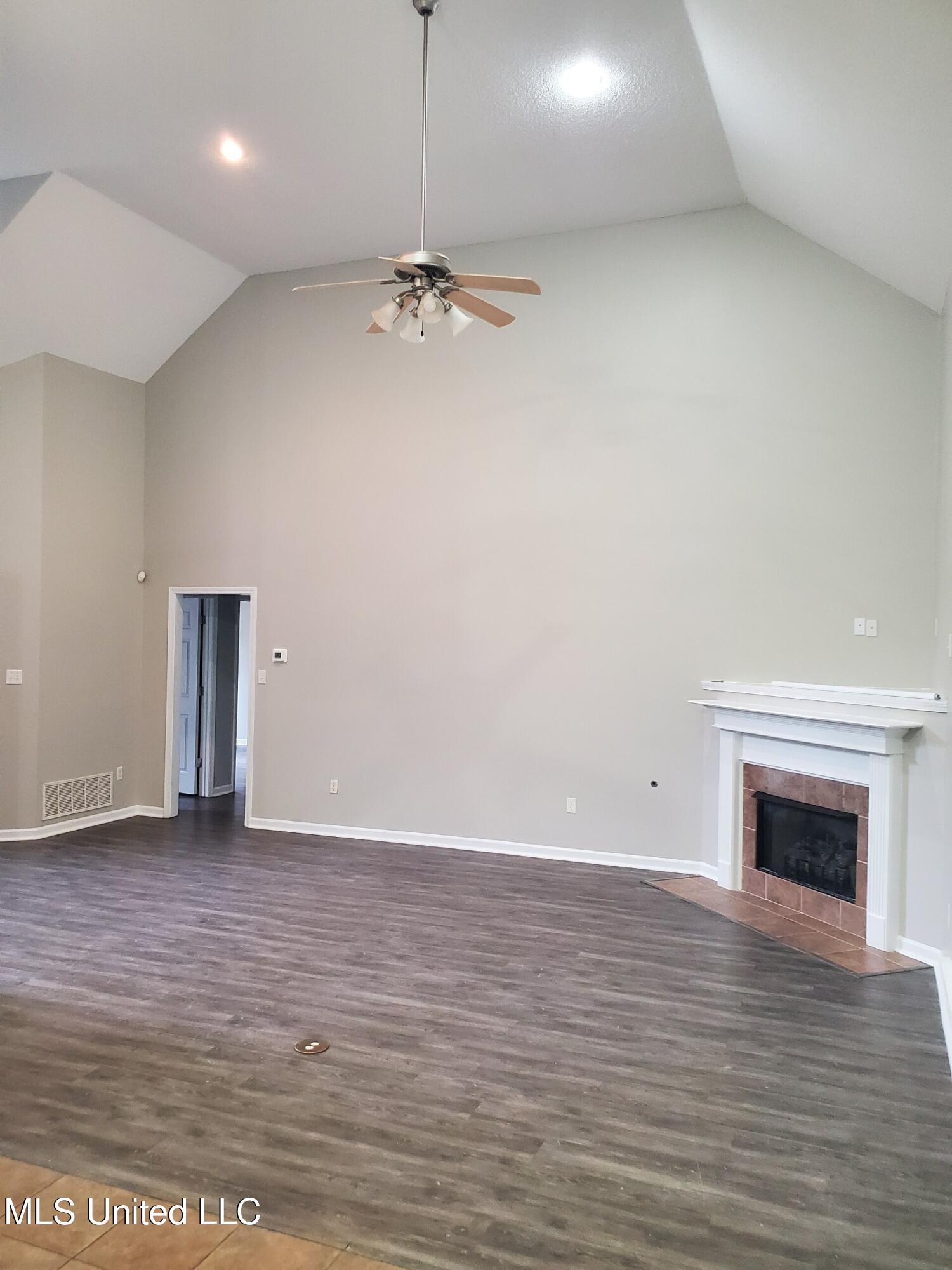 7655 Delta Lakes Boulevard Walls, MS 38680 - Photo 2 of 22 123_1