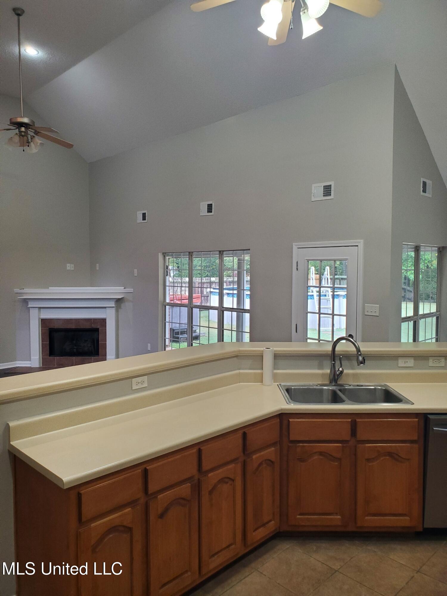 7655 Delta Lakes Boulevard Walls, MS 38680 - Photo 7 of 22 123_1