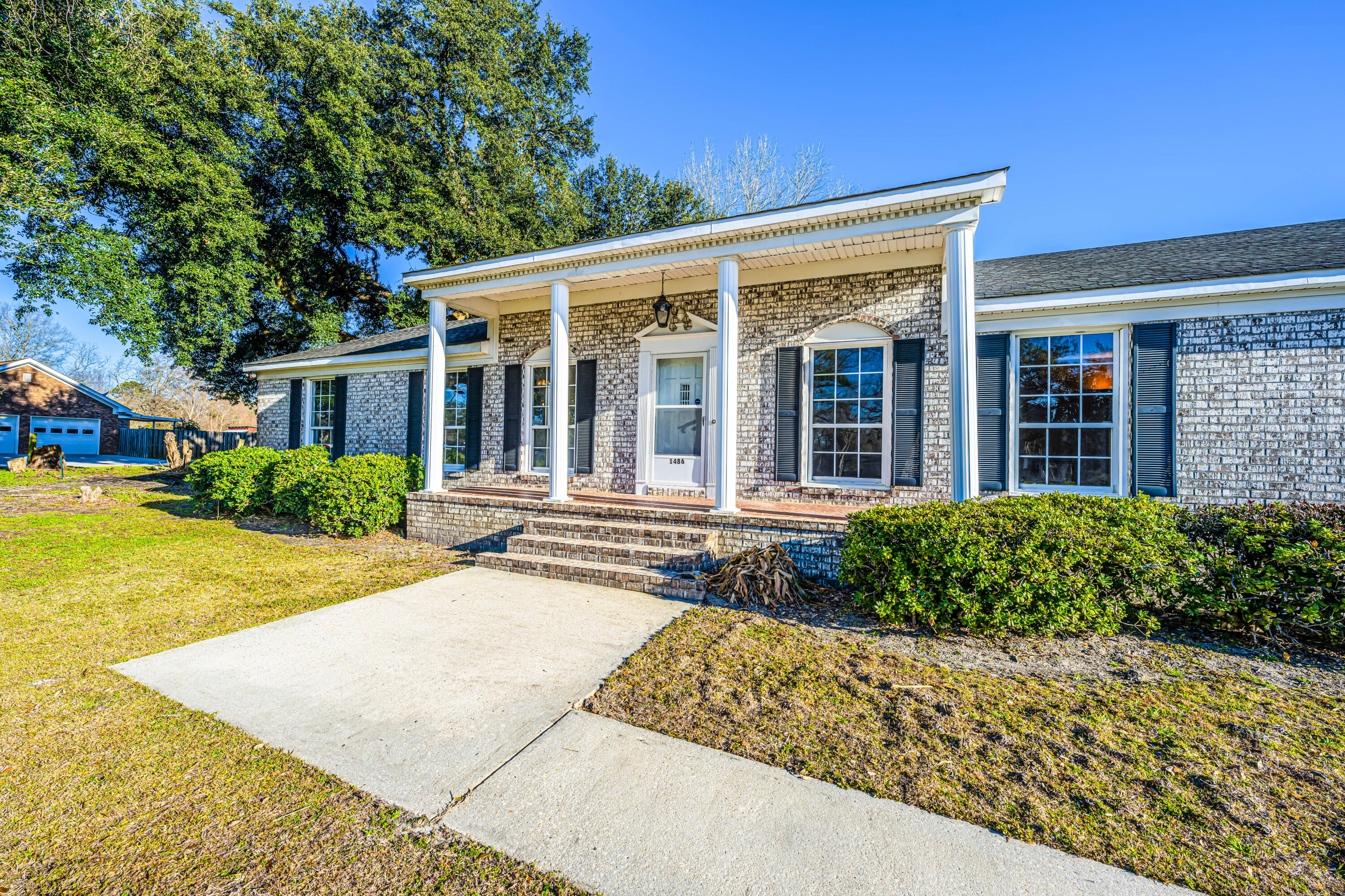 1486 Highway 61 Ridgeville, SC 29472 - Photo 2 of 38 DSC_6924