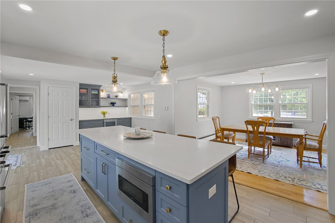 7 Heritage Road Bristol, RI 02809 - Photo 4 of 41