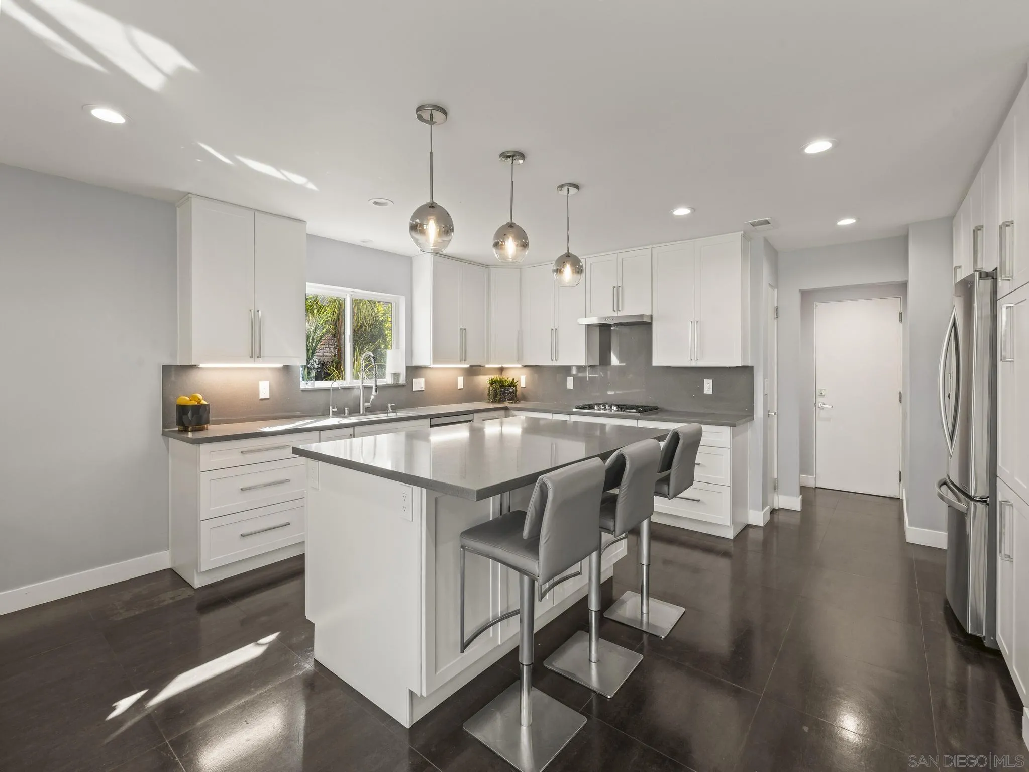 12815 Iola Way Poway, CA 92064 - Photo 16 of 57