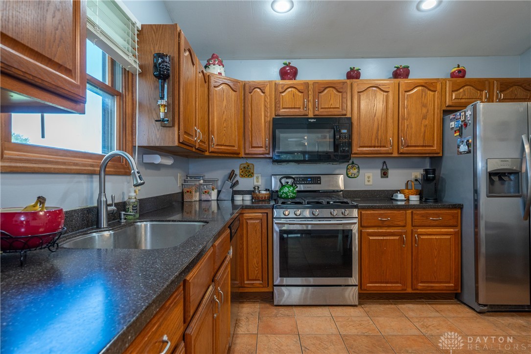 150 Locust View Way Troy, OH 45373 - Photo 16 of 44