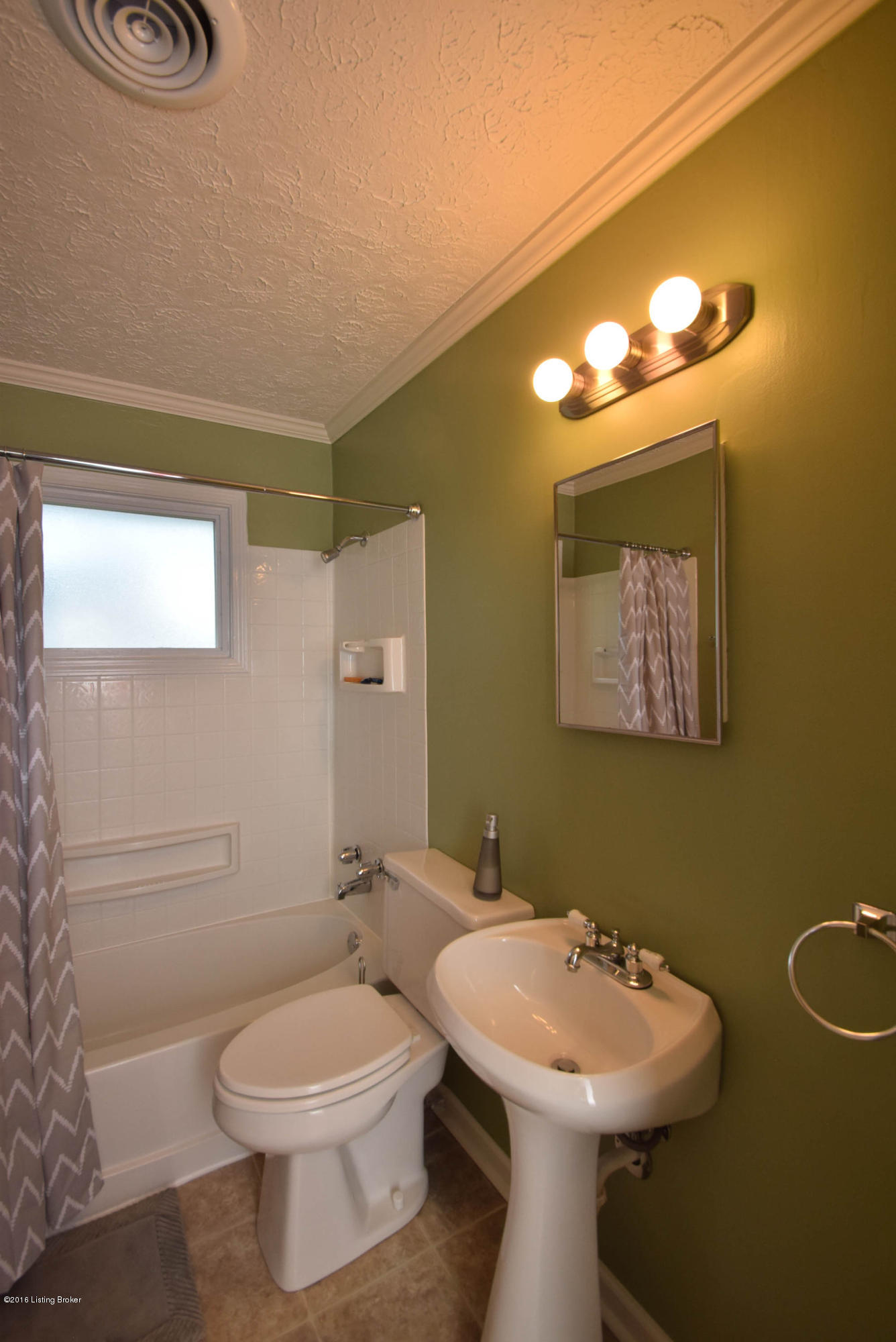 204 Redding Road Louisville, KY 40218 - Photo 12 of 19 Bathroom