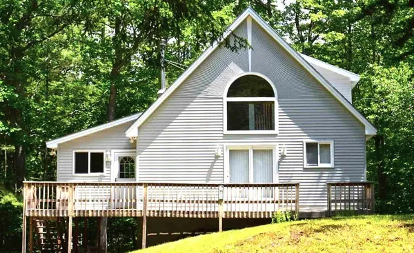 $575,000 | 52 Geneve Street, Moultonborough, NH 03254