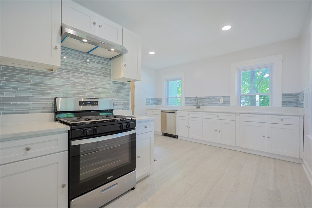85 West Main Street Groton, MA 01450 - Photo 5 of 28