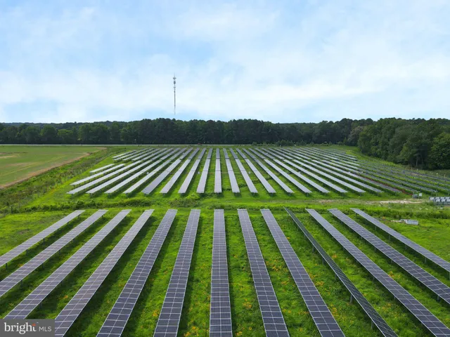 a view of yard from terrace