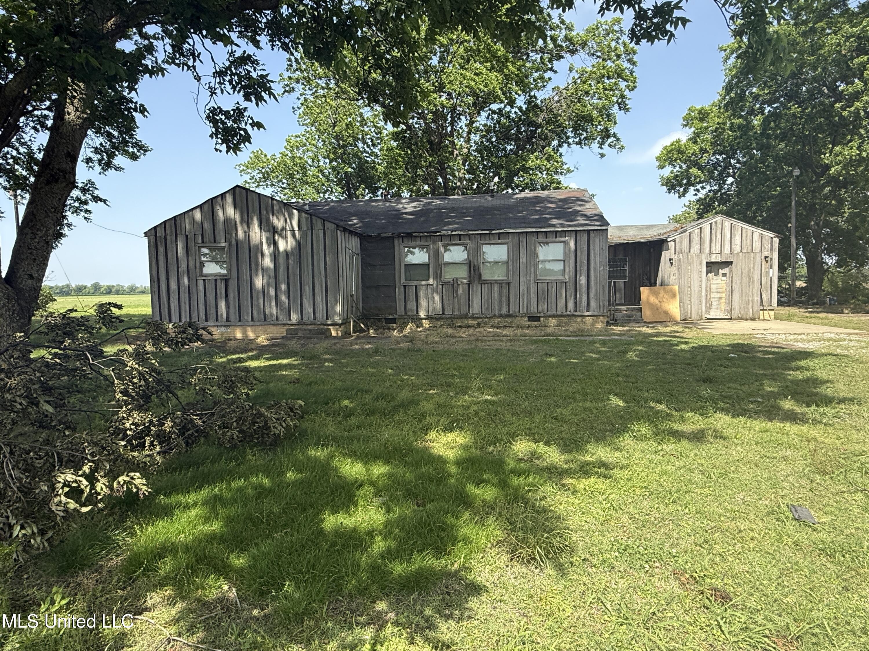 111 Muzzi Road Shaw, MS 38773 - Photo 14 of 16 Front