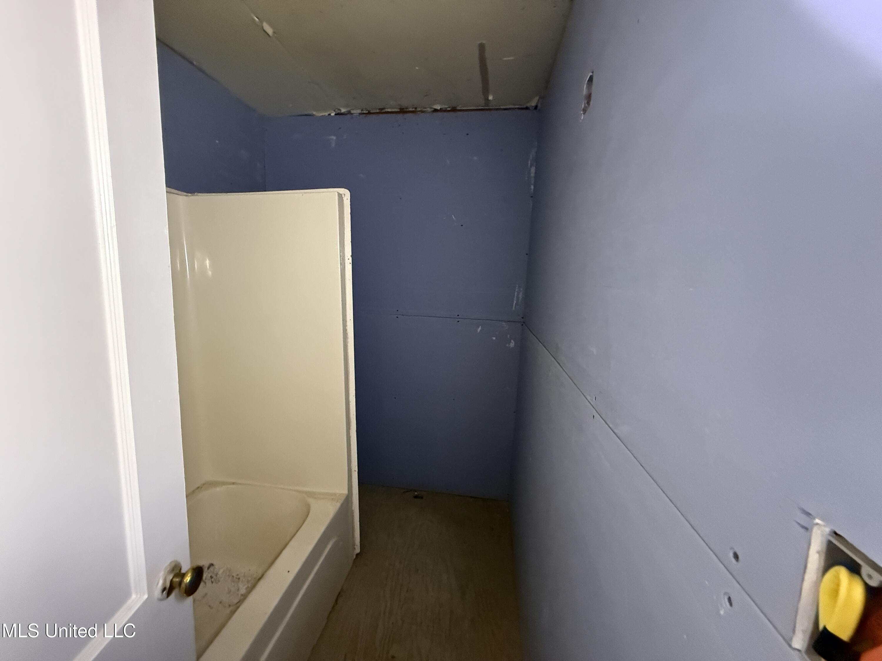 111 Muzzi Road Shaw, MS 38773 - Photo 3 of 16 Bathroom 2