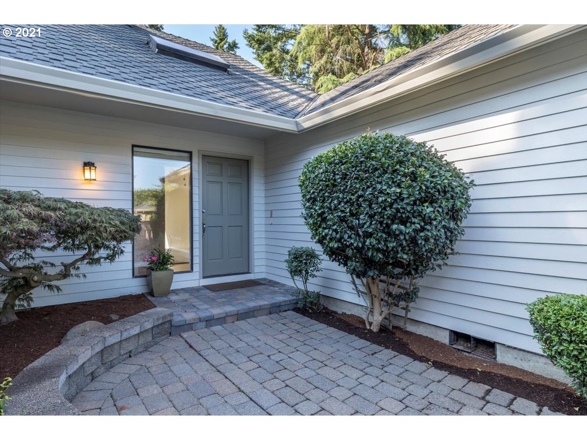 7390 Southwest Lakeside Loop Wilsonville, OR 97070 - Photo 7 of 32 Gallery Image 7