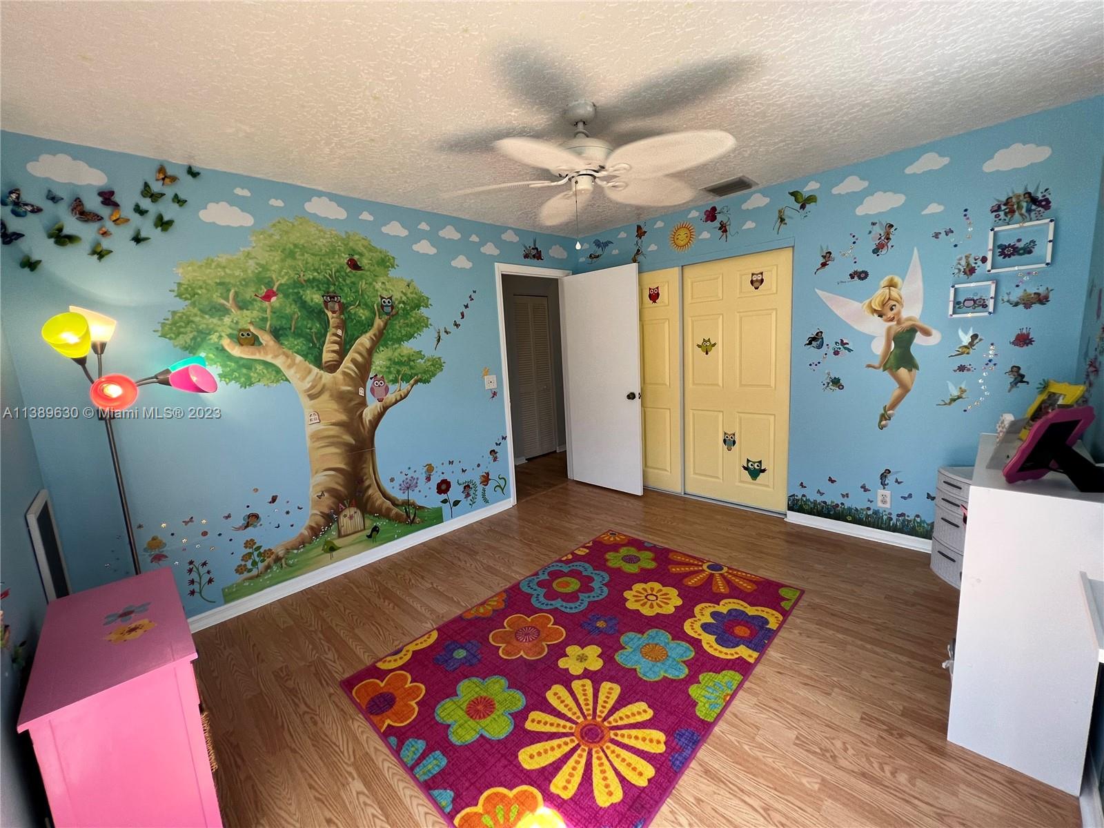 6159 Dimond Street Jupiter, FL 33458 - Photo 12 of 26 a living room with furniture