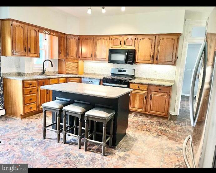 25526 Military Road Cascade, MD 21719 - Photo 6 of 29 Eat in Island