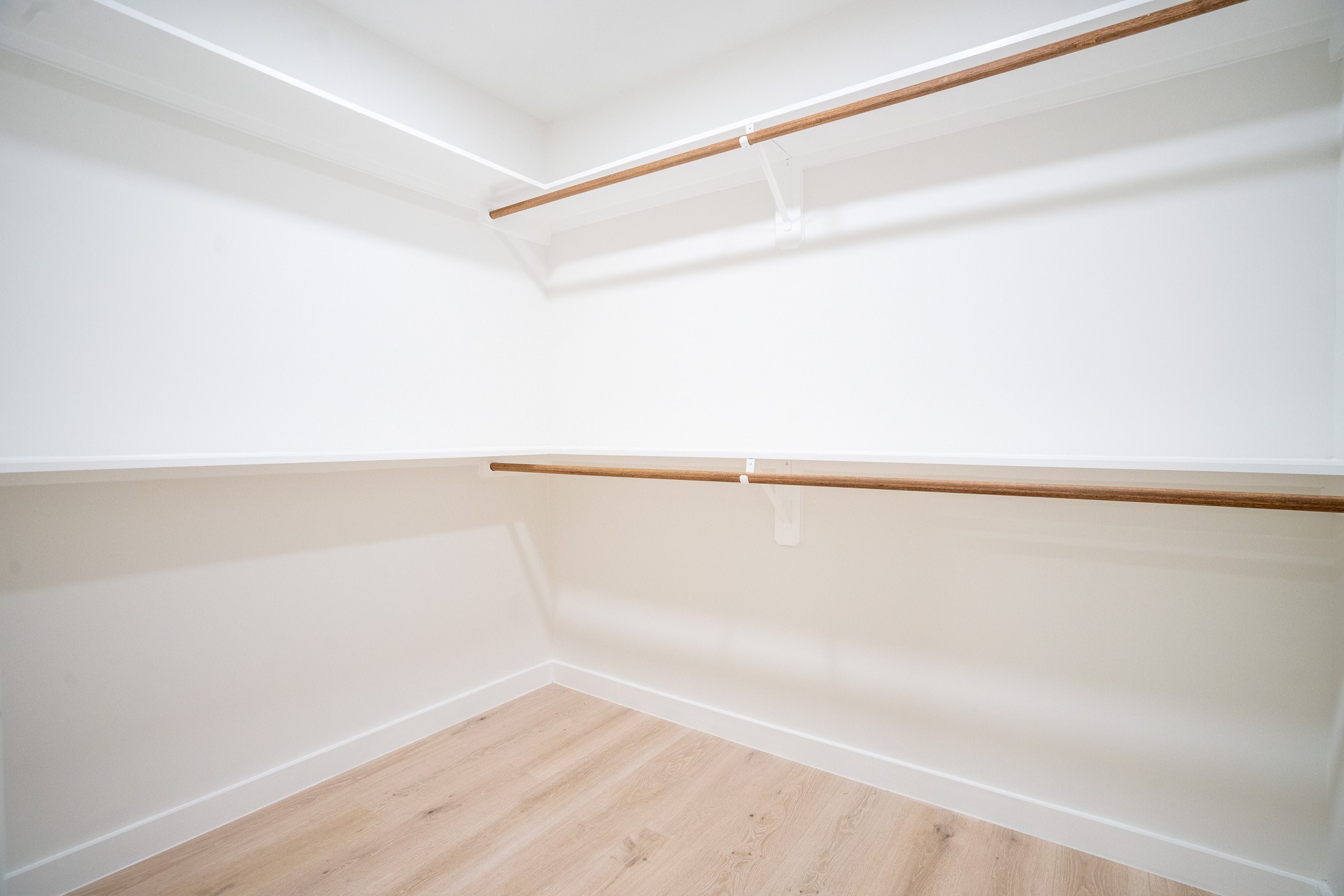 1310 East 34th Street Houston, TX 77022 - Photo 12 of 19 a close up of a bathtub