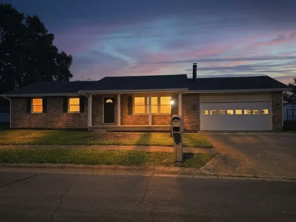 $329,997 | 609 Spring Avenue, Washington Court House, OH 43160