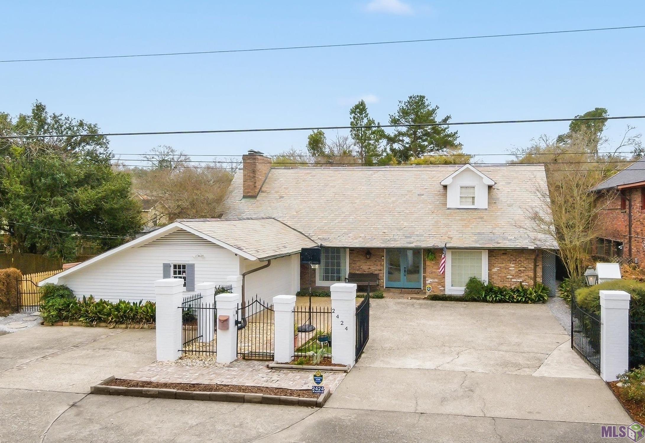 2424 Broussard Street Baton Rouge, LA 70808 - Photo 2 of 36