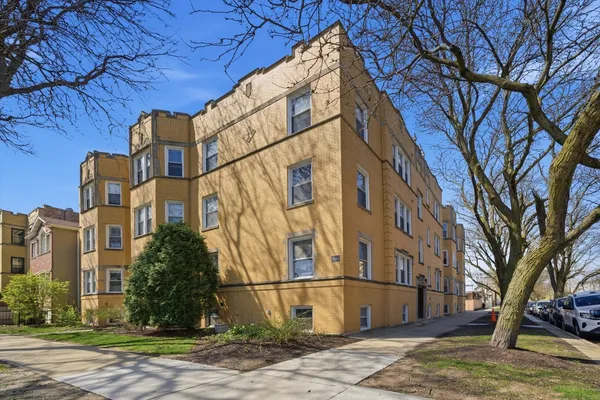 $365,000 | 2903 West Cullom Avenue, Unit 1, Chicago, IL 60618