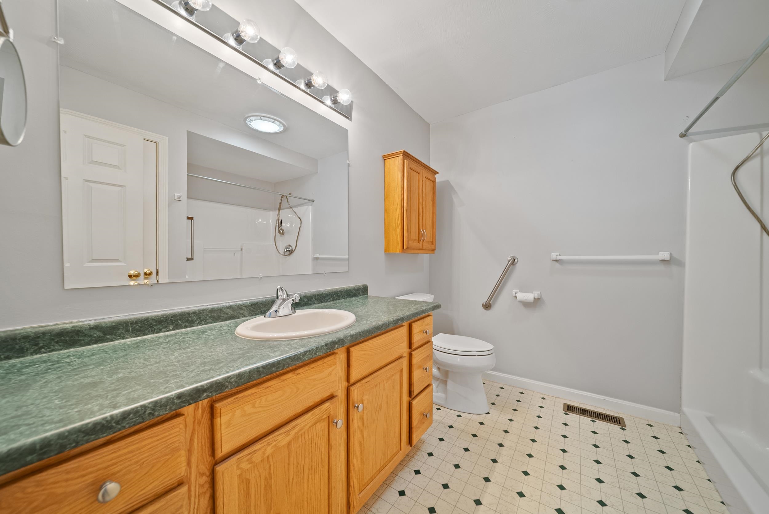 74 Pleasant Street Windham, NH 03087 - Photo 20 of 37