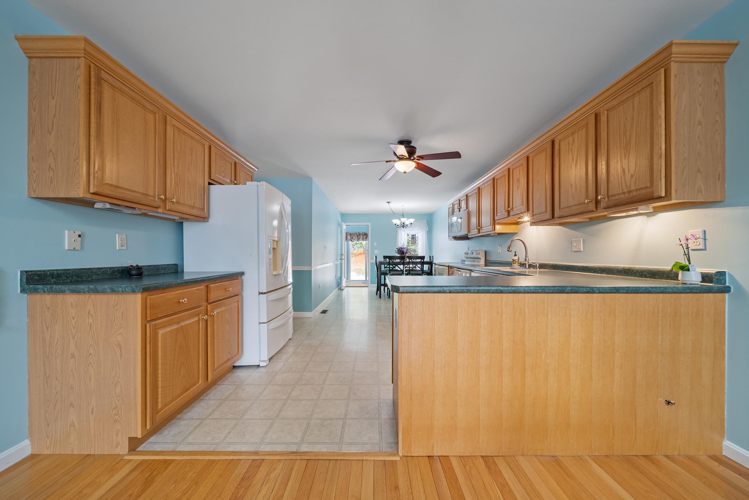 74 Pleasant Street Windham, NH 03087 - Photo 7 of 37