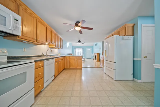 $420,000 | 74 Pleasant Street, Windham, NH 03087