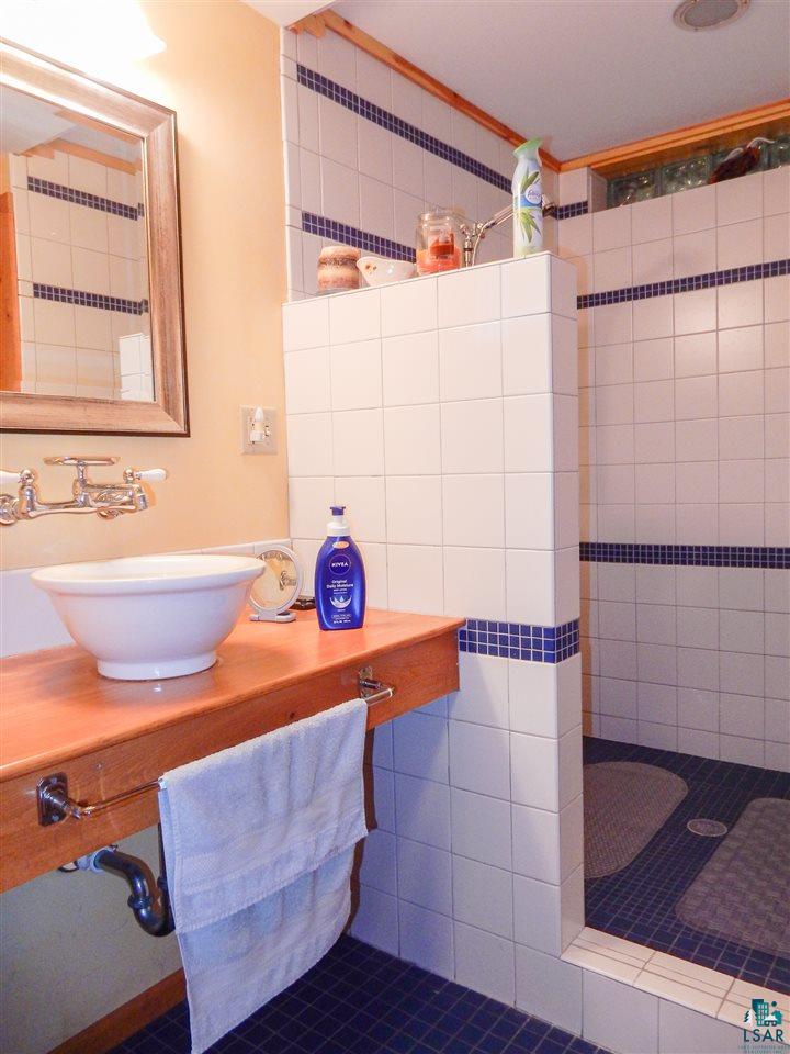 4916 Jean Duluth Road Duluth, MN 55804 - Photo 13 of 24 Bathroom