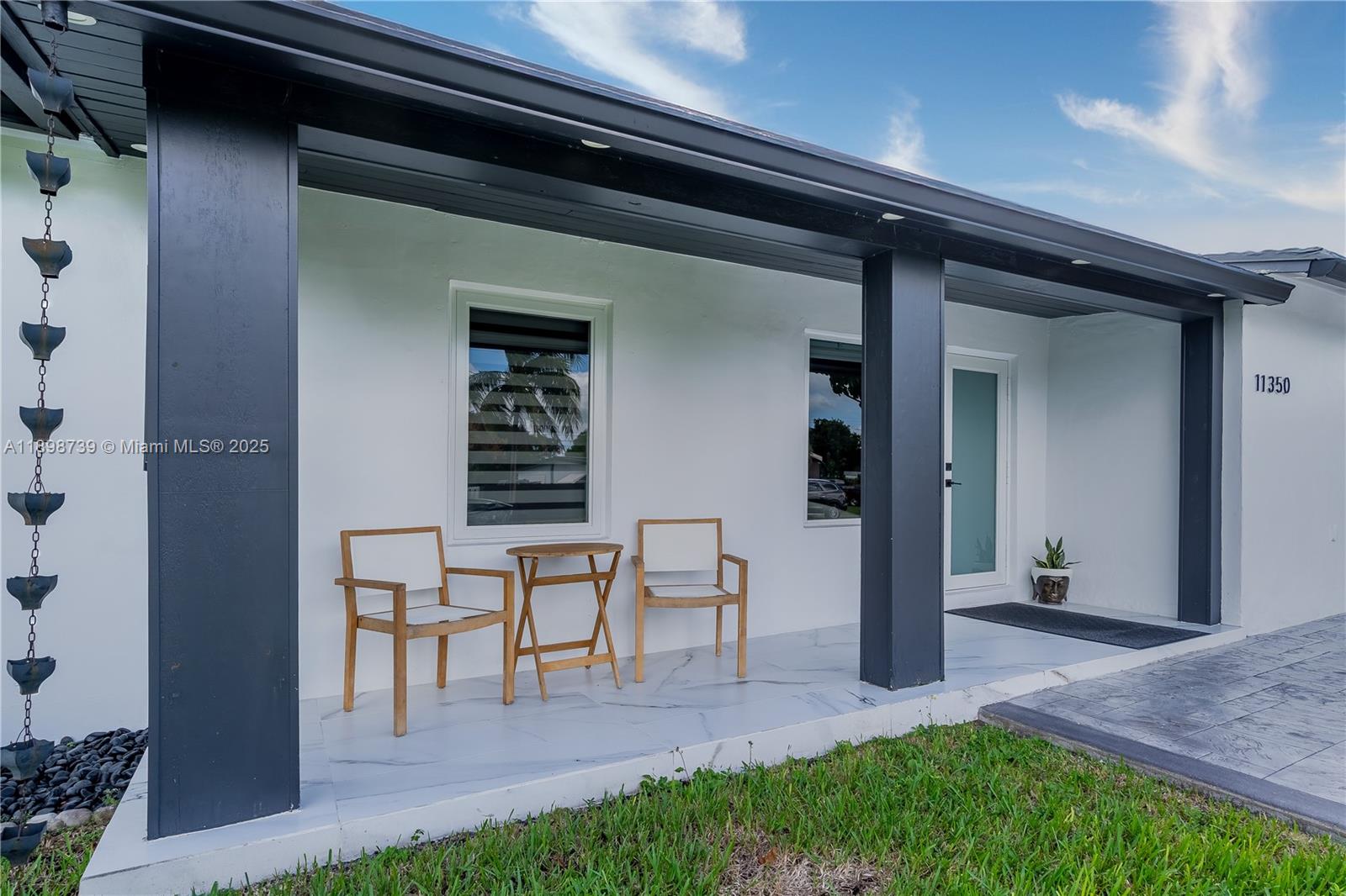 11350 Southwest 57th Street Miami, FL 33173 - Photo 46 of 47 a view of an outdoor space with seating area