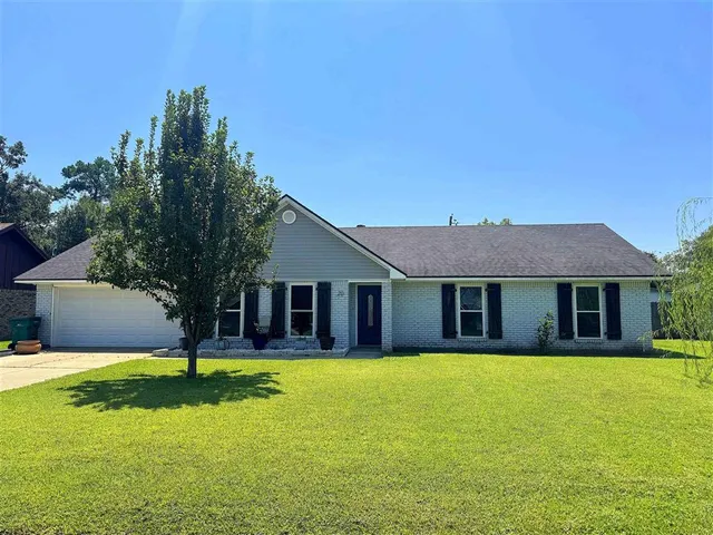 $229,000 | 20 Pinewood Drive, Sulphur, LA 70663