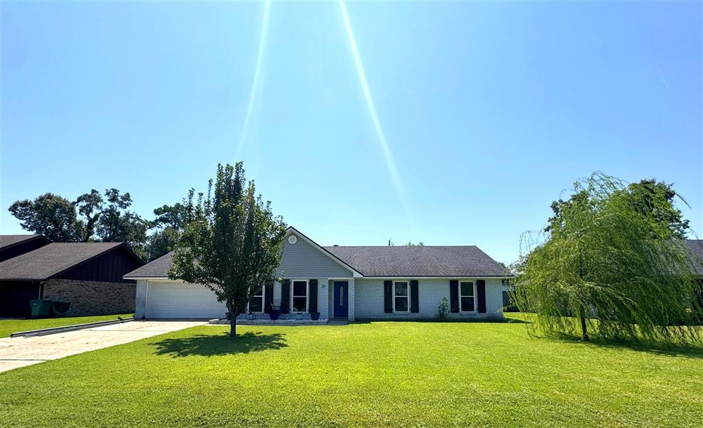 20 Pinewood Drive Sulphur, LA 70663 - Photo 2 of 23