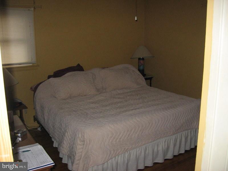 536 West Marion Street Lititz, PA 17543 - Photo 3 of 6 a bed sitting in a bedroom next to a window