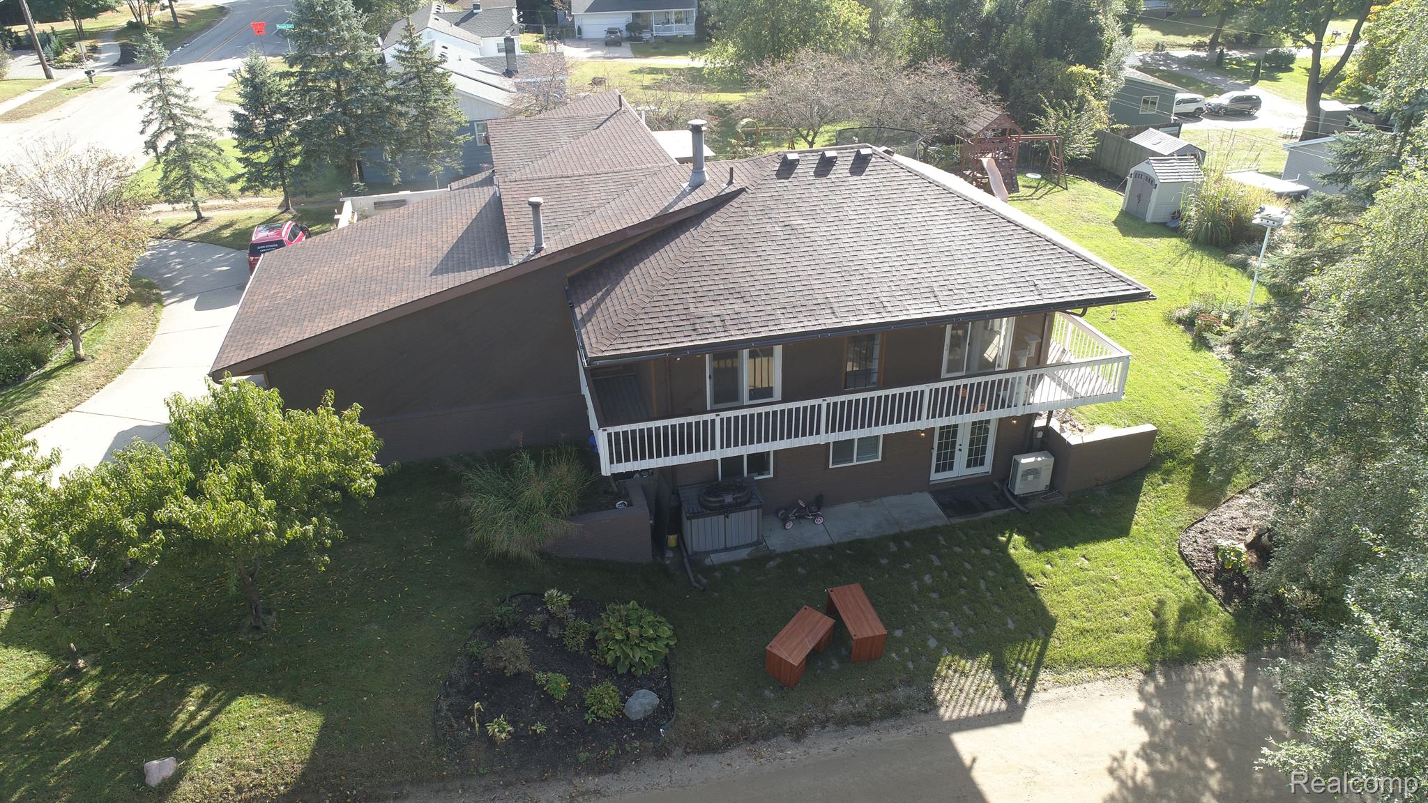 463 Joslyn Road Lake Orion, MI 48362 - Photo 9 of 93 Gallery Image 9