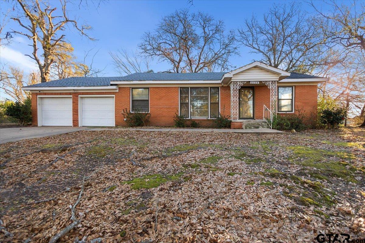 2228 Sampson Place Tyler, TX 75701 - Photo 2 of 23