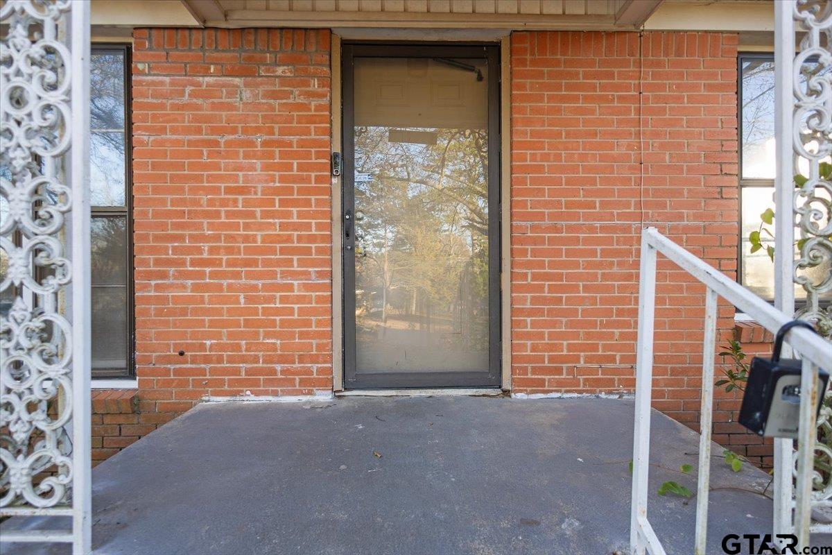 2228 Sampson Place Tyler, TX 75701 - Photo 4 of 23