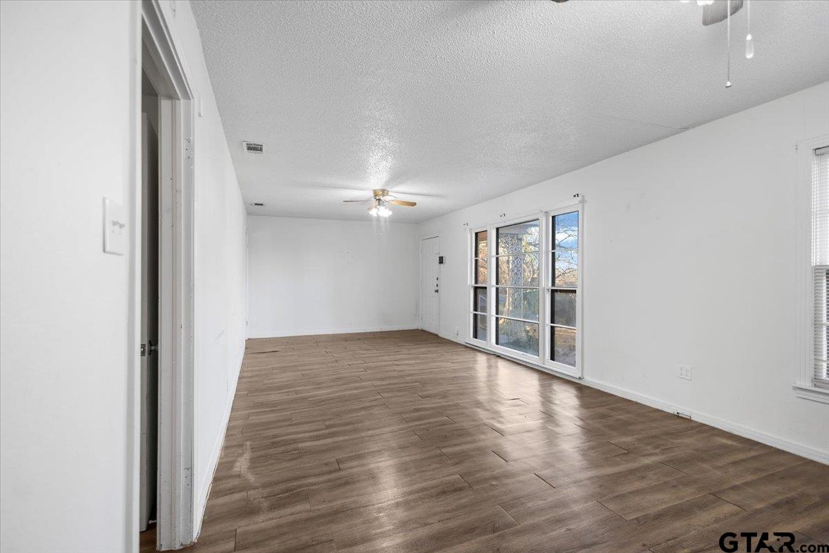 2228 Sampson Place Tyler, TX 75701 - Photo 8 of 23