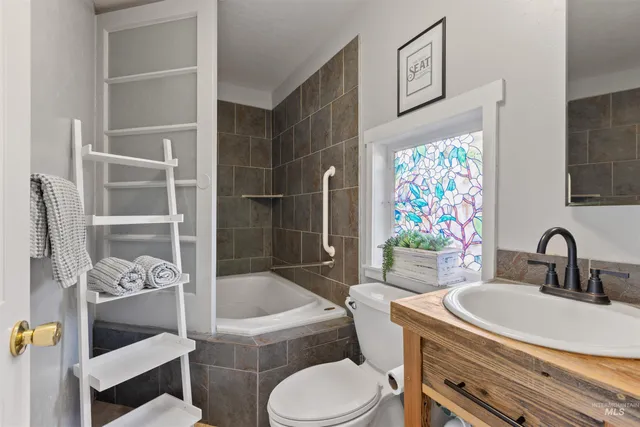 $680,000 | 712 North 4th Street, Parma, ID 83660