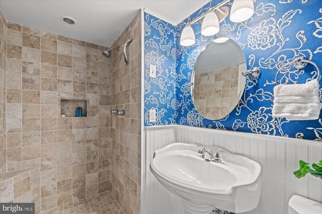 $1,560,000 | 6213 Nethercombe Court, McLean, VA 22101