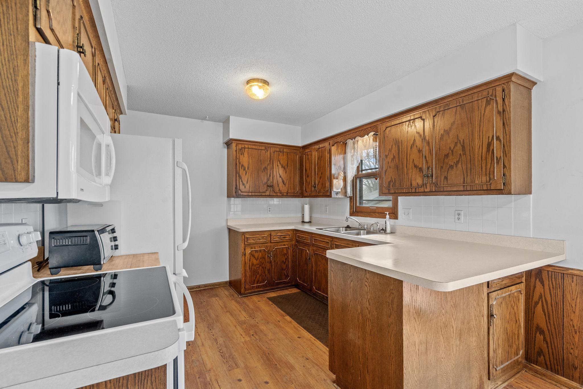 1079 Monroe Street South Shakopee, MN 55379 - Photo 11 of 36